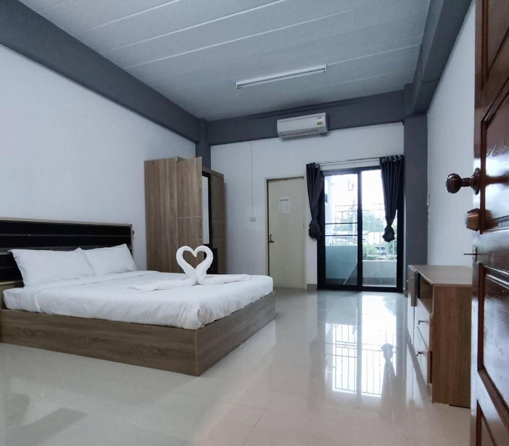 Pattanagorn Mansion พัฒนากร แมนชั่น Apartman Rayong Kültér fotó